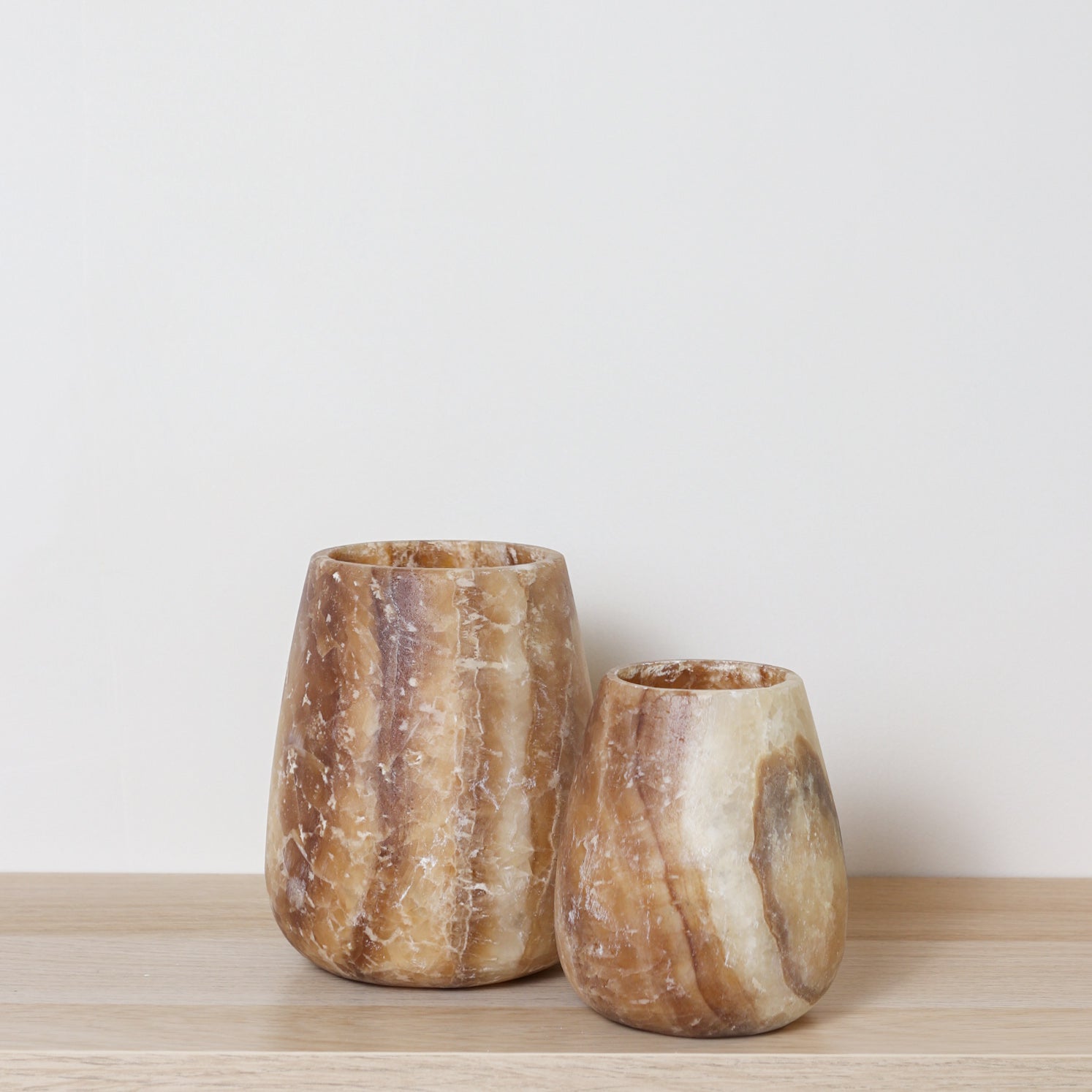Kant en klare bruine Alabaster sets