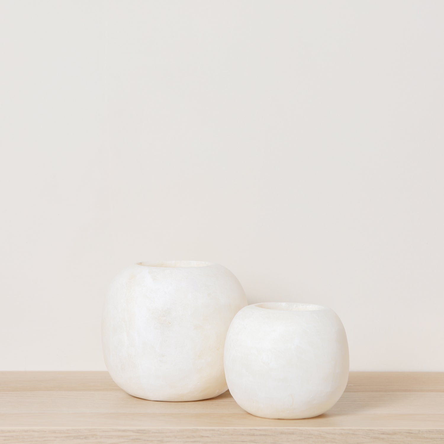 Alabaster Round