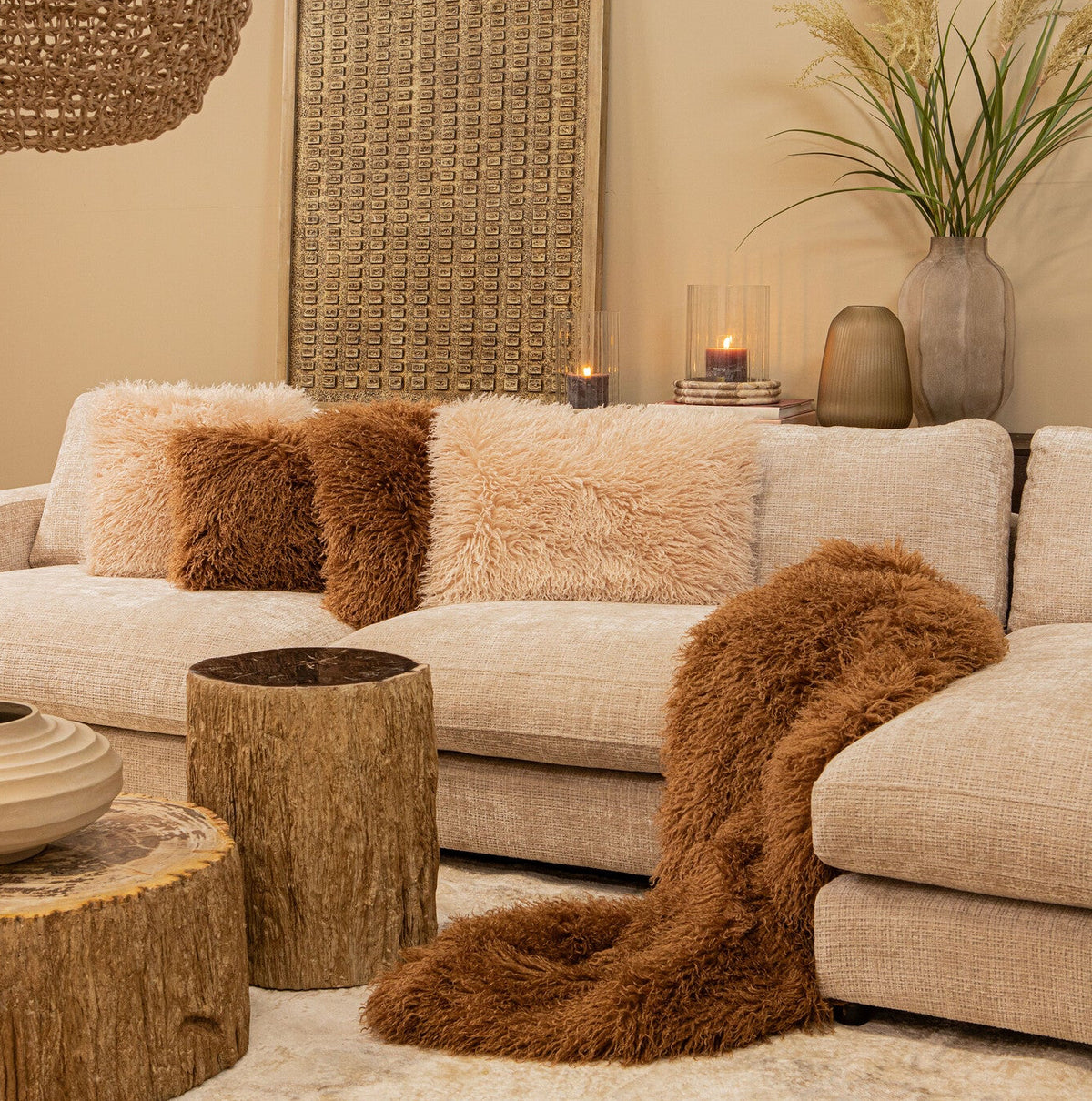 Doodly furry vierkant kussen | Beige