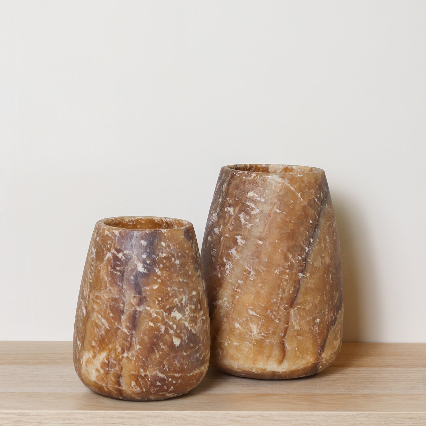 Kant en klare bruine Alabaster sets