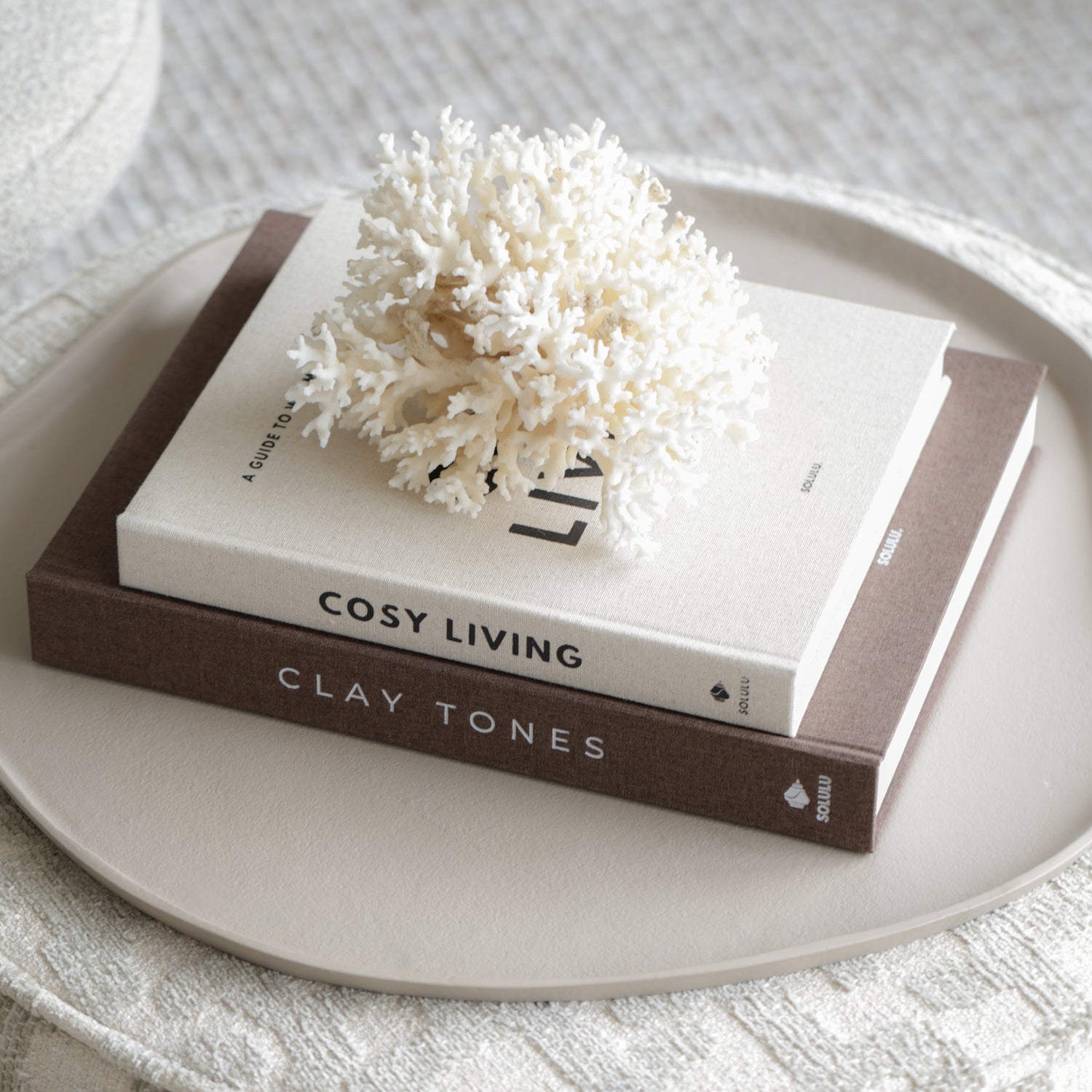 dienblad styling decoratie boeken linnen